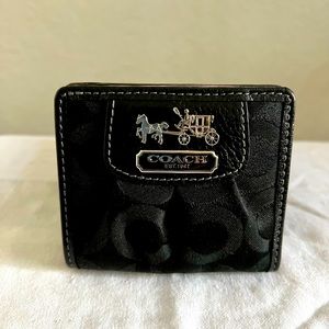 Coach wallet, brand new, never been used.